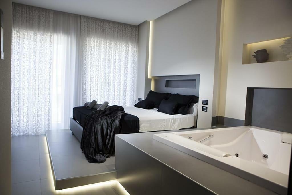 Apartment Crystal Skyline Neapolis Neapel